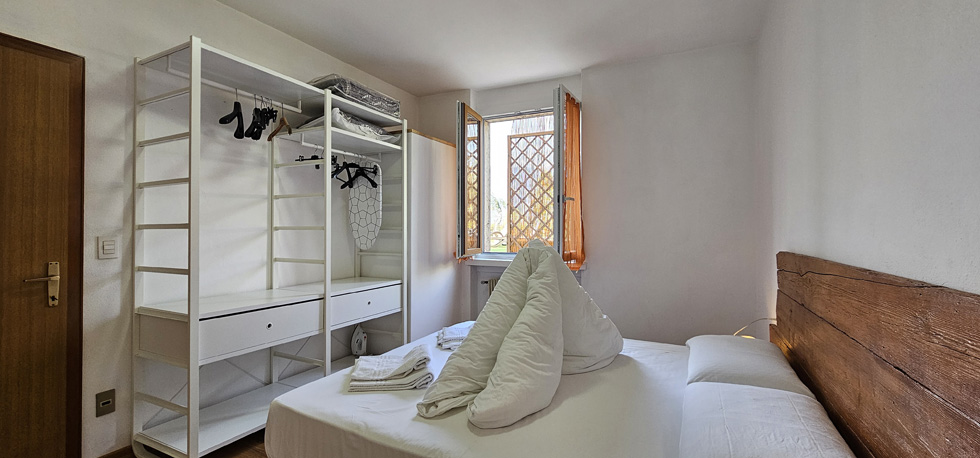 ferienwohnung-malcesine-gardasee-mit-pool-2024-app1-