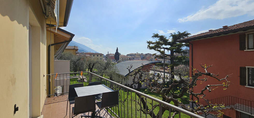 ferienhaus-gardasee-malcesine-mit-pool-app06-2024-