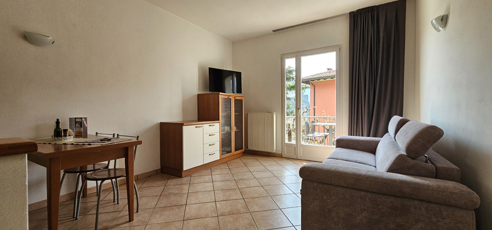 ferienhaus-gardasee-malcesine-mit-pool-app06-2024-