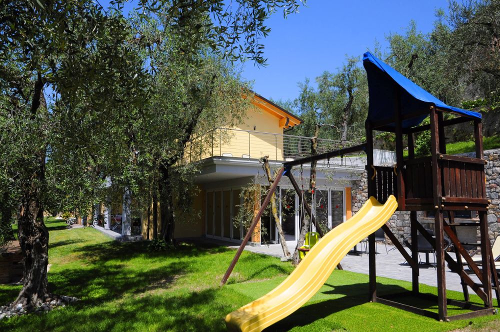 ferienhaus-gardasee-malcesine-mit-pool