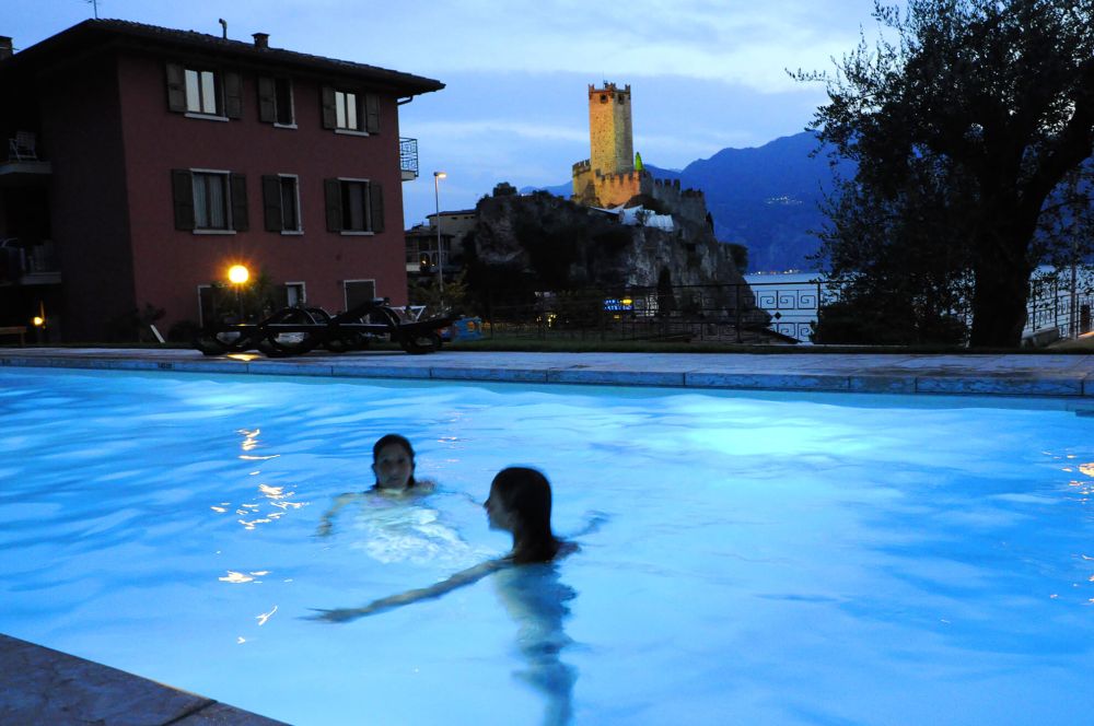 ferienwohnungen-gardasee-malcesine-mit-pool